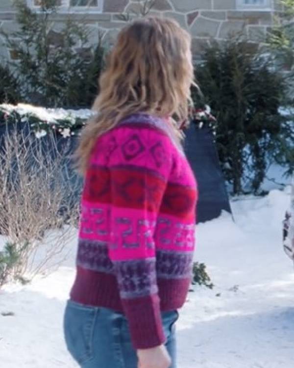A Merry Little Ex-Mas Alicia Silverstone Knitted Sweater