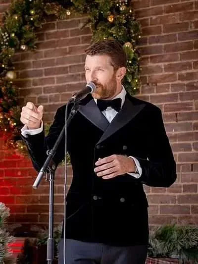 Brett Eldredge Lowes Christmas Performance Black Blazer