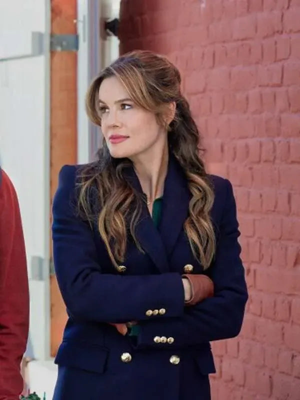 Chelsea Hobbs Navigating Christmas 2023 Blue Coat